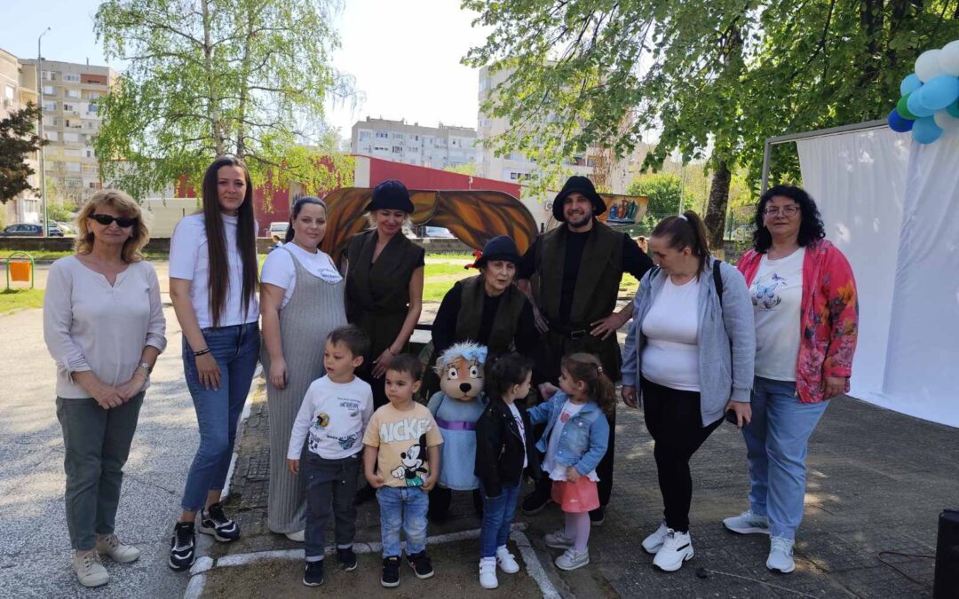 Деца и родители заедно на театър в Ден 1 от Дни на отворените врати